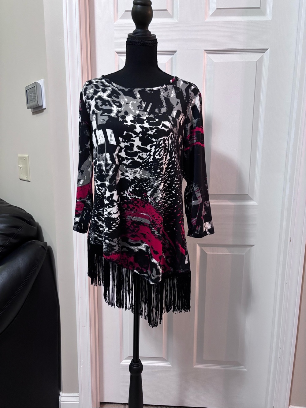 New Directions Black & Red Abstract Print Fringe Tunic